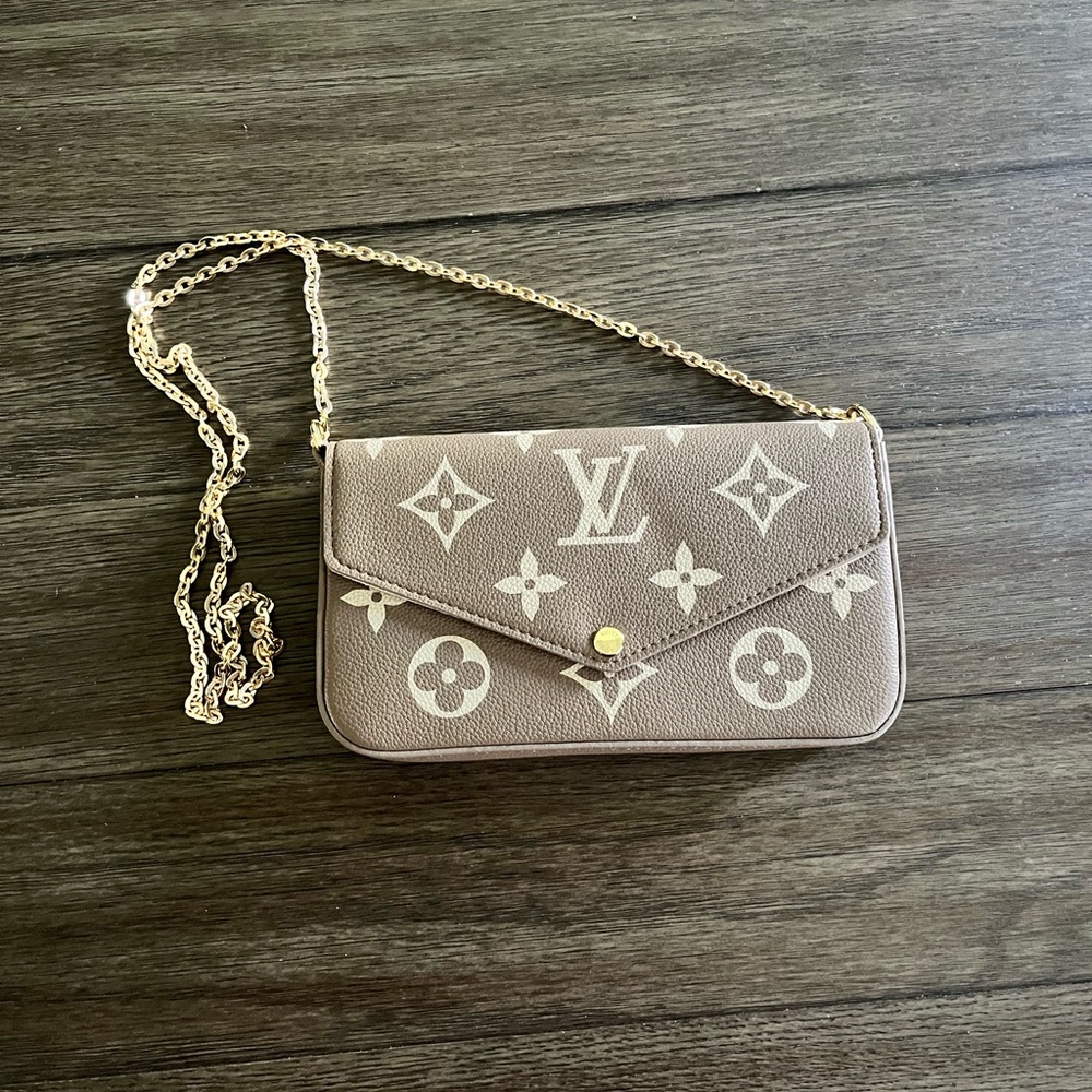 DH Gate Crossbody Bag